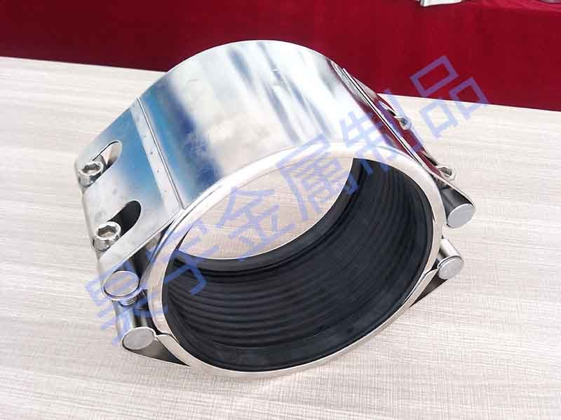 What are the advantages of straub pipe repair clamp