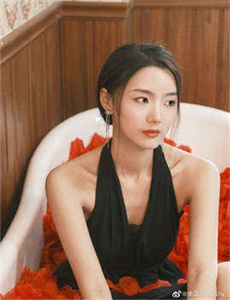 趴着不许挡住别让我说第二遍/qvod经典三级