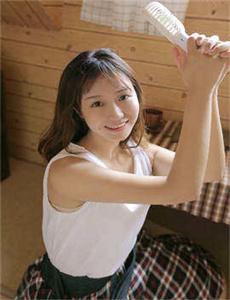 欧美最新色p图/迈开腿让学长尝尝你的草莓汁