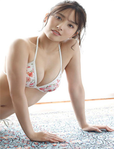 狂野少女电影在线观看国语版免费/从背后抓住两只胸前的大白兔