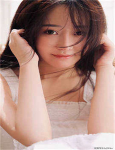 公交车两人双指探洞详情/美女被人操网站